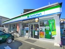 ファミリーマート　足立青井店(コンビニ)まで217m グランクオール青井