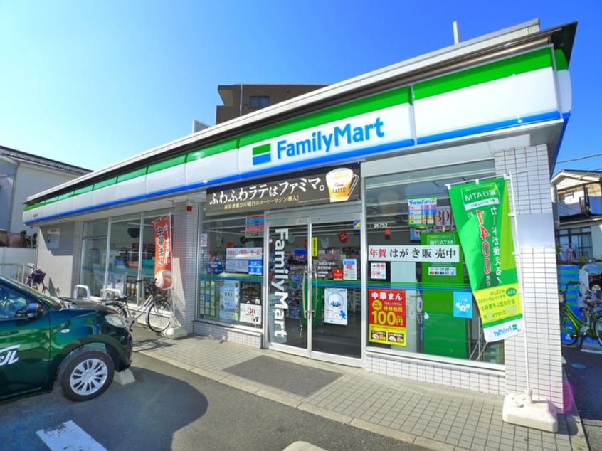 ファミリーマート　足立青井店(コンビニ)まで217m グランクオール青井