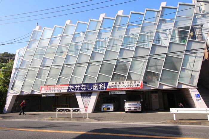 たかなし歯科(病院)まで170m ビッグフィ－ルド