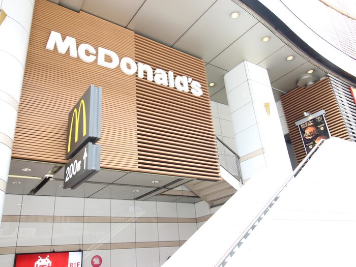 マクドナルド渋谷東映プラザ店(ファストフード)まで400m パ－クハビオ青山