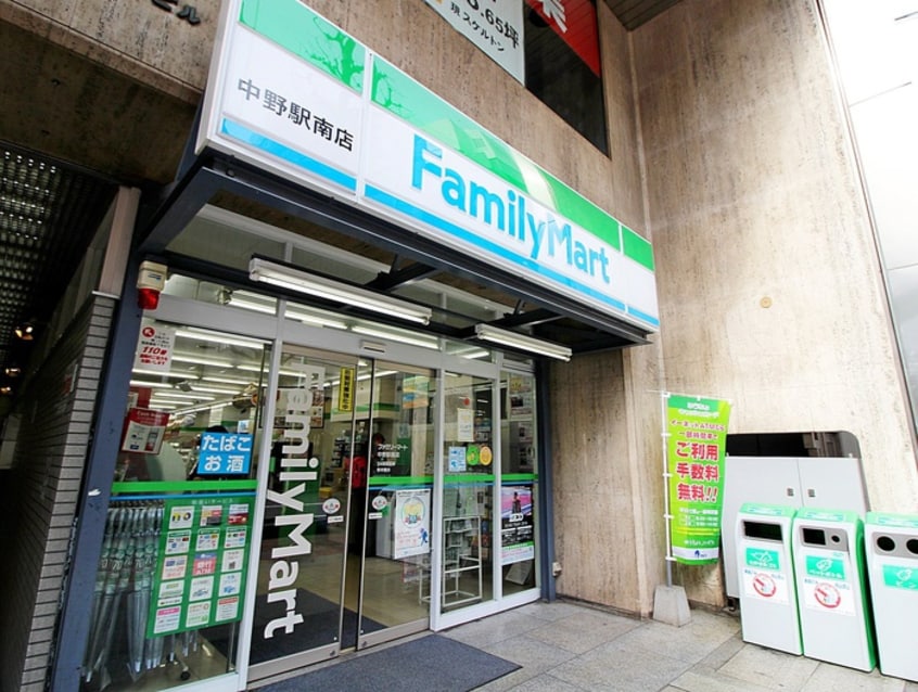 ファミリーマート(コンビニ)まで750m フェリーズ高円寺南