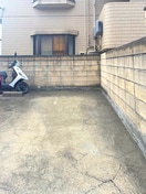 駐車場 コナ－マンション