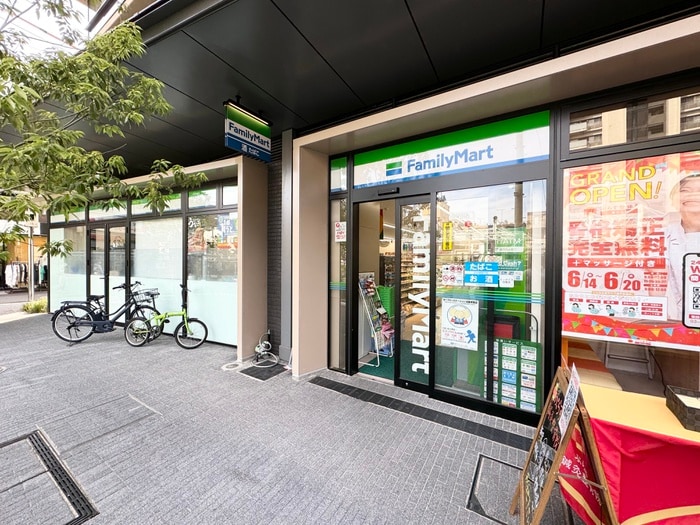 ファミリーマート西小山駅前広場店(コンビニ)まで169m ハイム青葉Ｂ