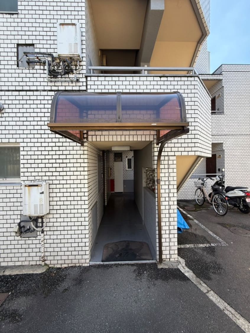 エントランス部分 シルバー玉川