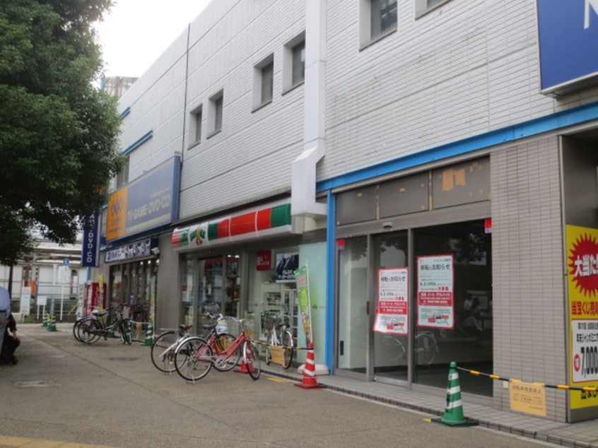 サンクス(コンビニ)まで493m プラザドゥミハルＢ