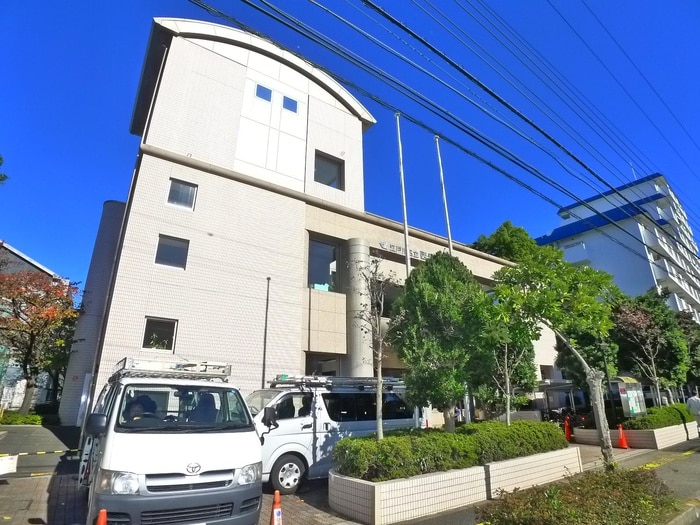 西葛西図書館(図書館)まで1000m メゾンラフォーレ