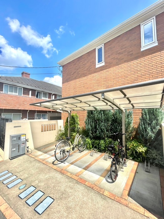 駐輪場 マスマニャーナ