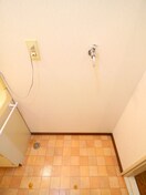 洗濯機置場 ソリストハイツ