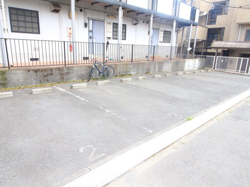 駐車場 ラヴィ東戸塚伍番館