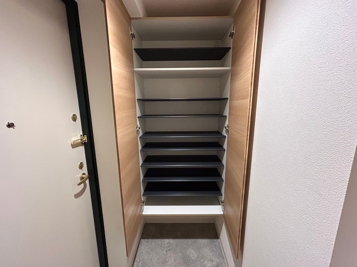 靴箱 DoggyDanceShakuzii-koen