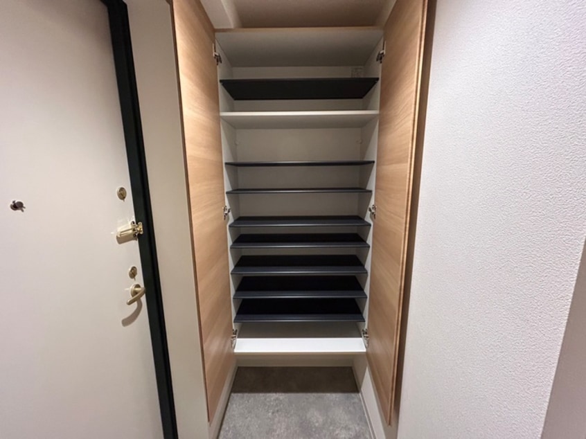 靴箱 DoggyDanceShakuzii-koen