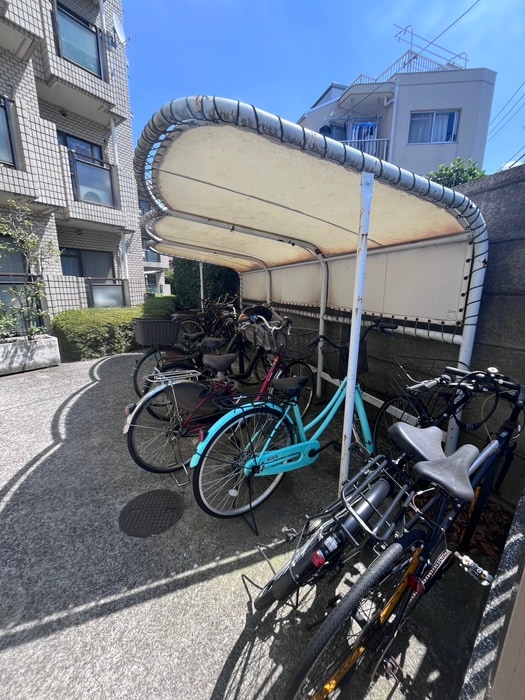 駐輪場 シャルム成城南