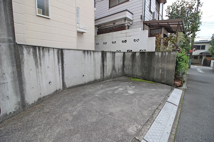 駐車場 ジョリー・モカ