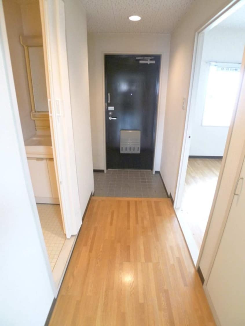 玄関 ウェルストン原山