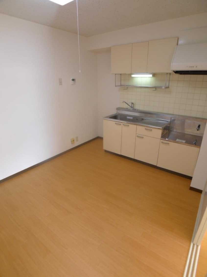 居室 ウェルストン原山