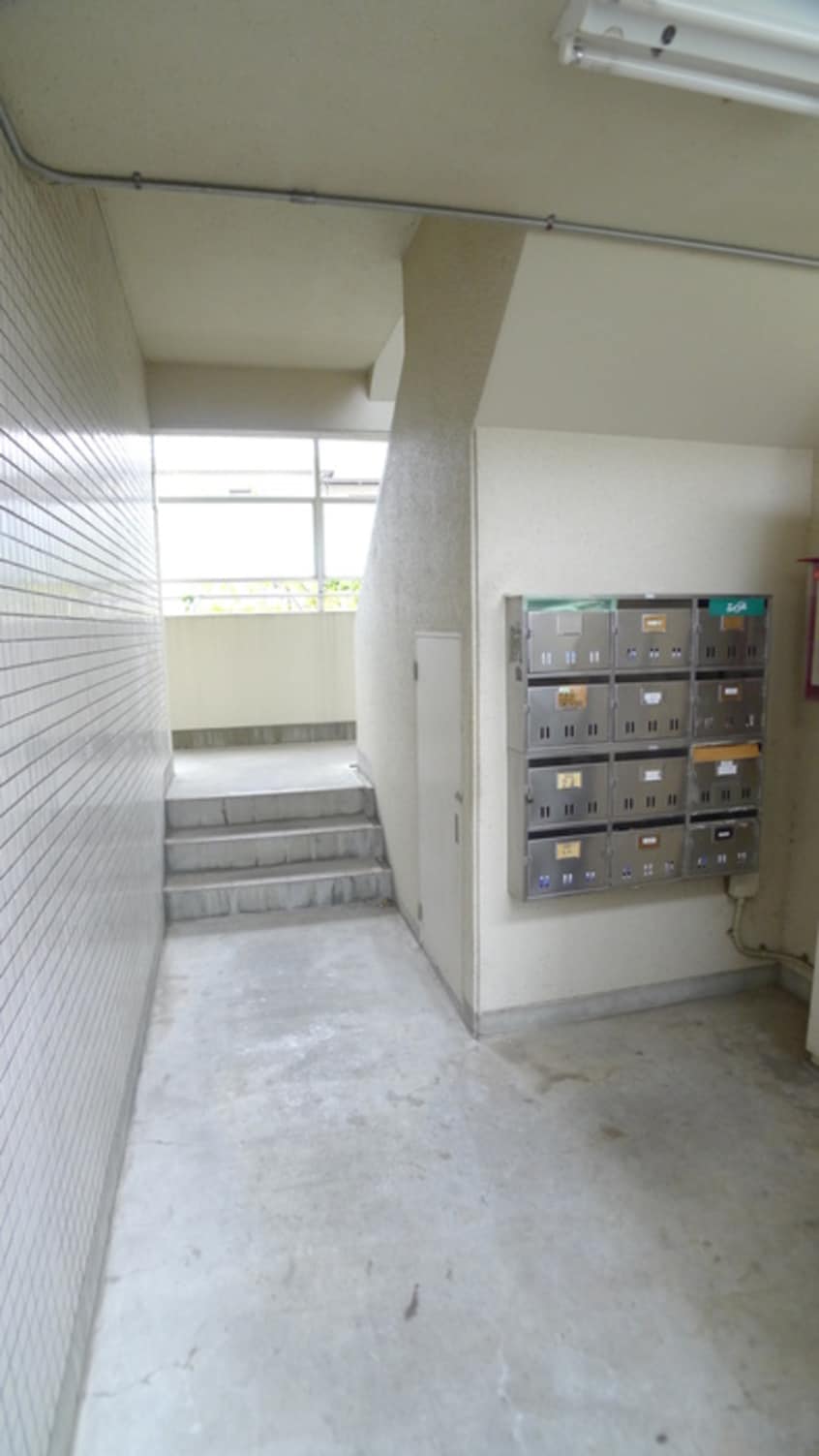 エントランス部分 ウェルストン原山