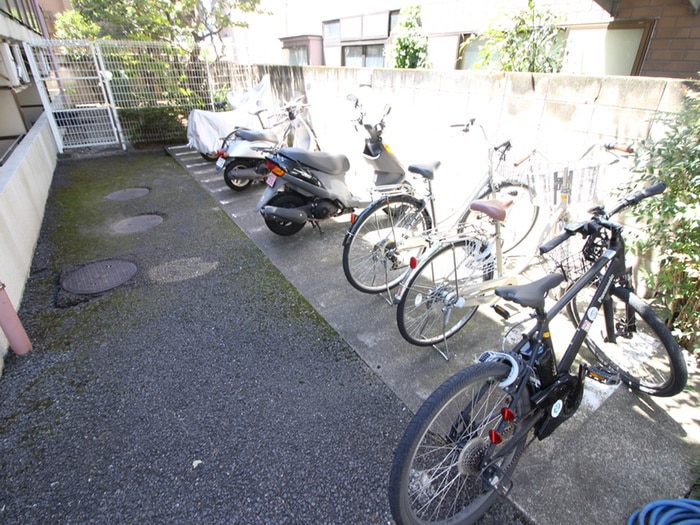 駐輪場 目白コンコルド（２F）