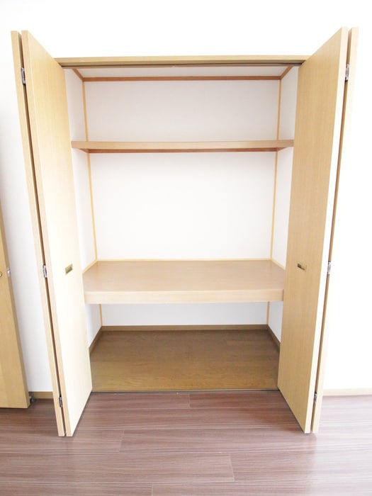 収納 ルミエ－ルＦ