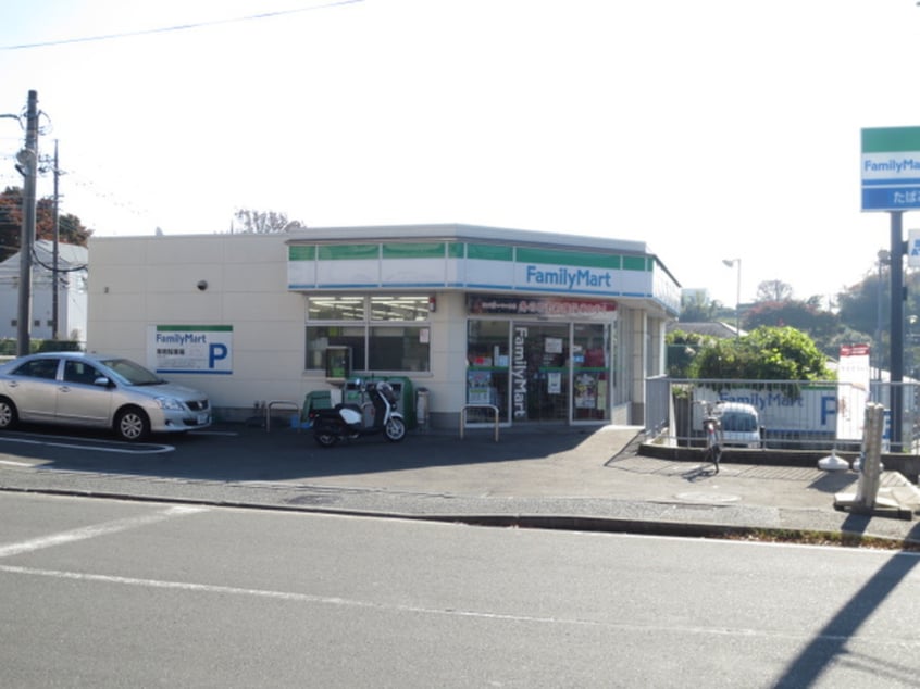 ﾌｧﾐﾘｰﾏｰﾄ都筑加賀原店(コンビニ)まで370m ルミエ－ルＦ