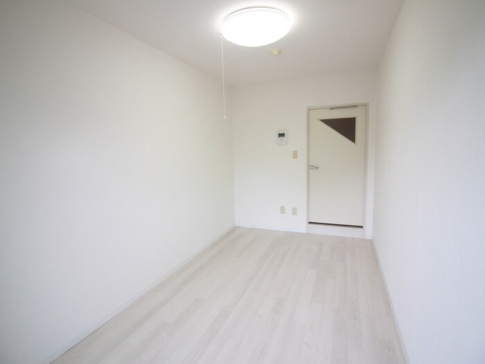 居室 メゾンエクレ－レ江古田