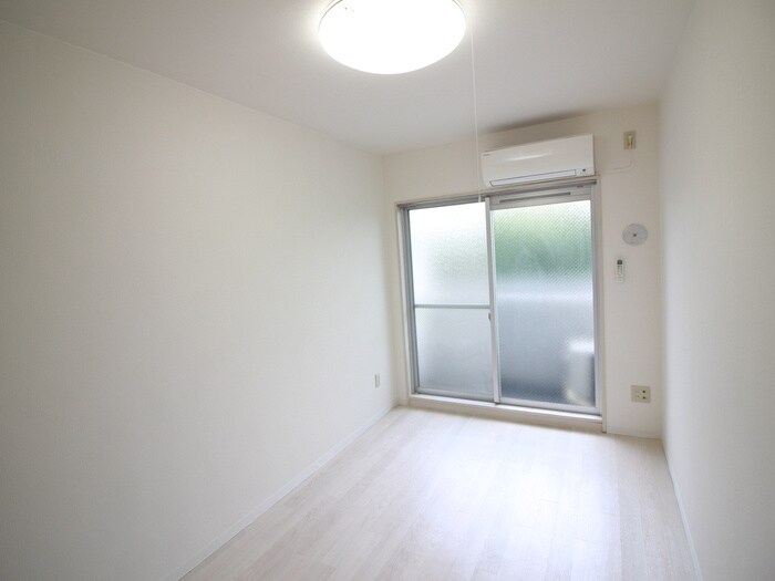 居室 メゾンエクレ－レ江古田