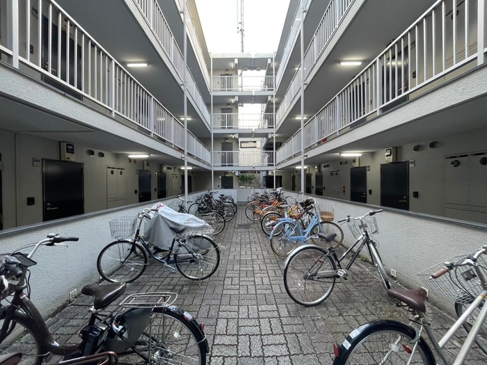 駐輪場 メゾンエクレ－レ江古田