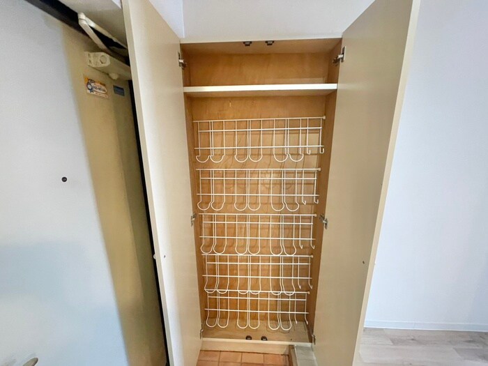 靴箱 メゾンエクレ－レ江古田