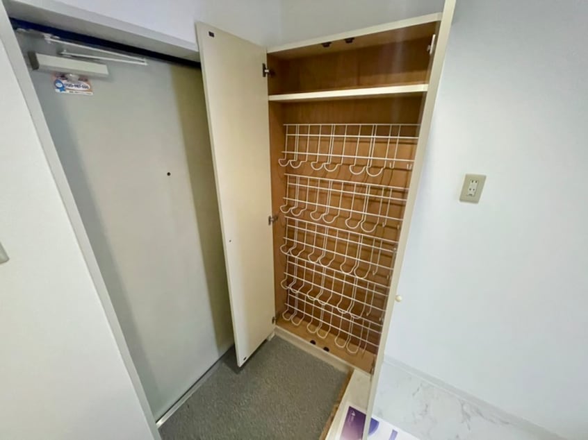 靴箱 メゾンエクレ－レ江古田