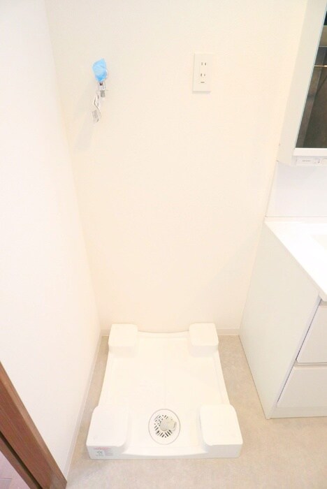 洗濯機置場 ＣＲＯＴＨ　Ｏｍｉｙａ