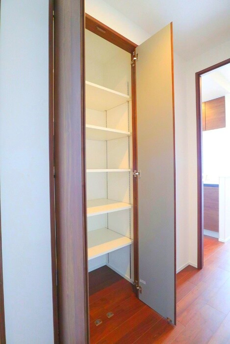 廊下 ＣＲＯＴＨ　Ｏｍｉｙａ