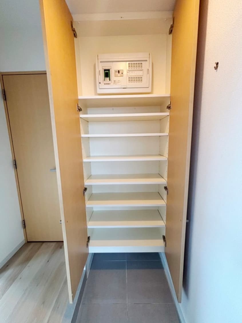 靴箱 シュロス初台