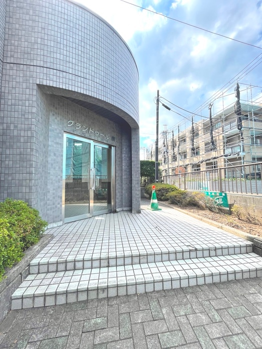 エントランス部分 グランドゥール泉