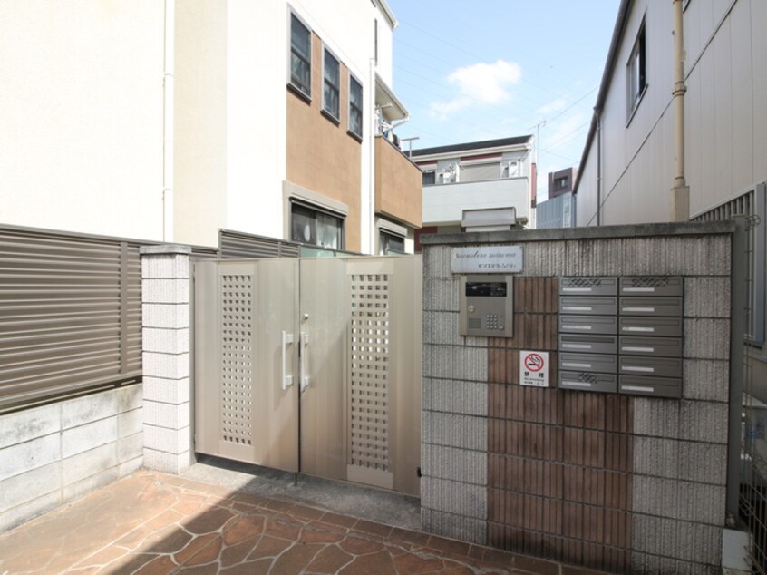 エントランス部分 モンステラみのわ