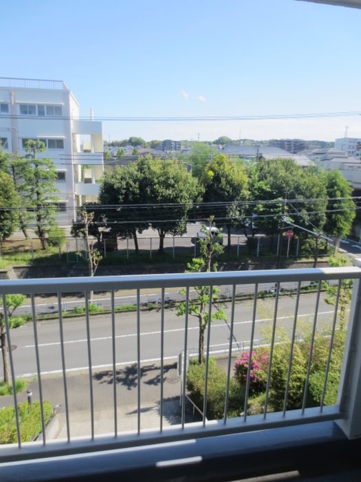 室内からの展望 洋光台南団地4街区21(304)