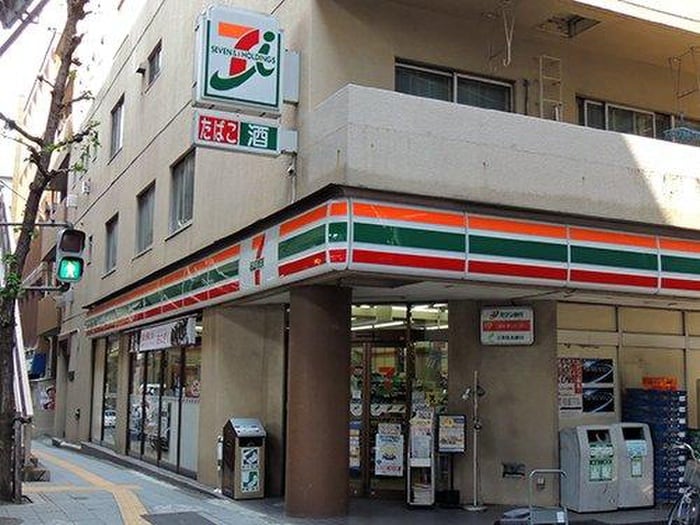 セブンイレブン板橋大山公園前店(コンビニ)まで360m カプリーヌ栄