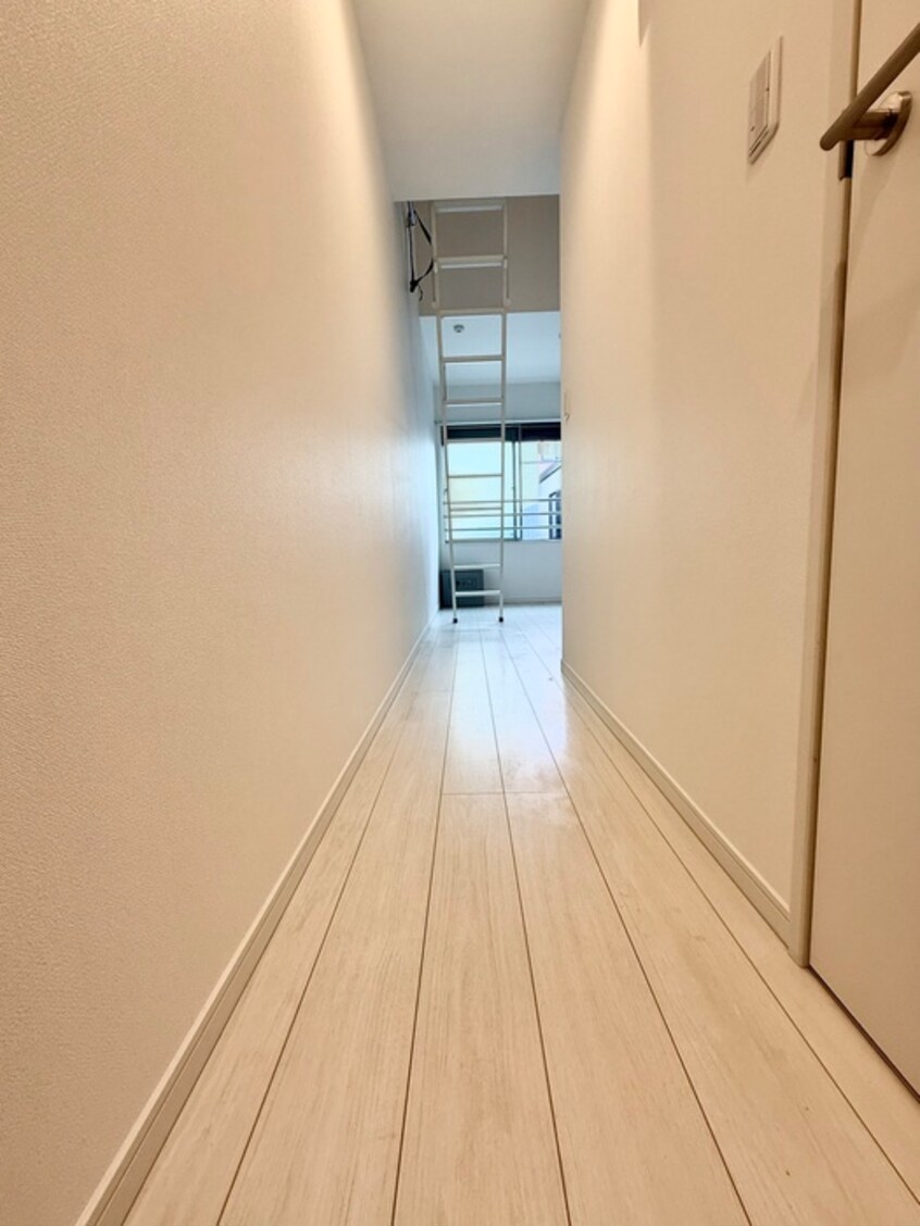 廊下 クローバー東長崎