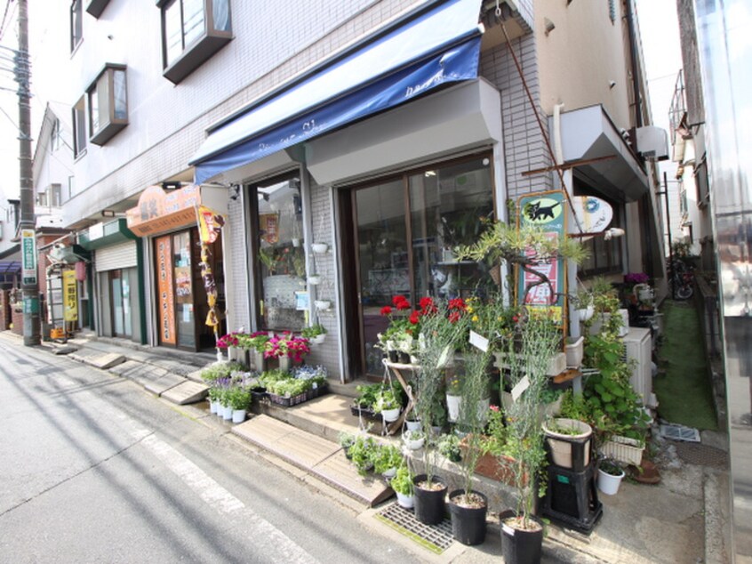生花店(公園)まで200m アスターハイツC