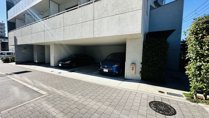 駐車場 カモミールスール