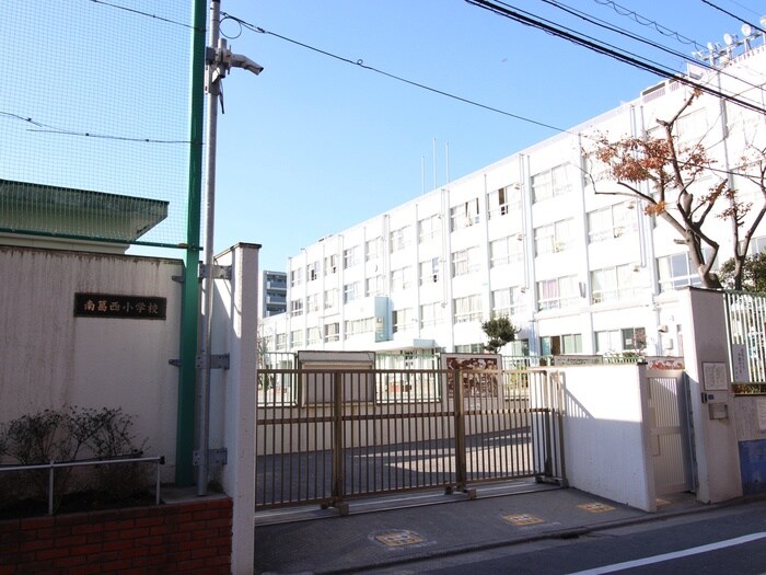 南葛西小学校(小学校)まで67m プレステージ南葛西