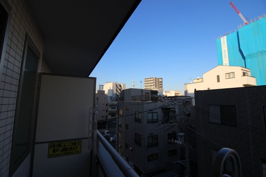 室内からの展望 セシル森下