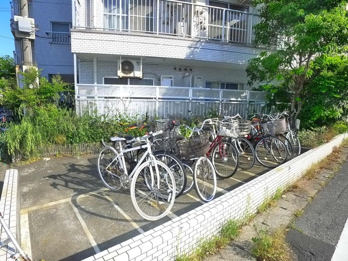 駐輪場 トーシンハイツ堀江