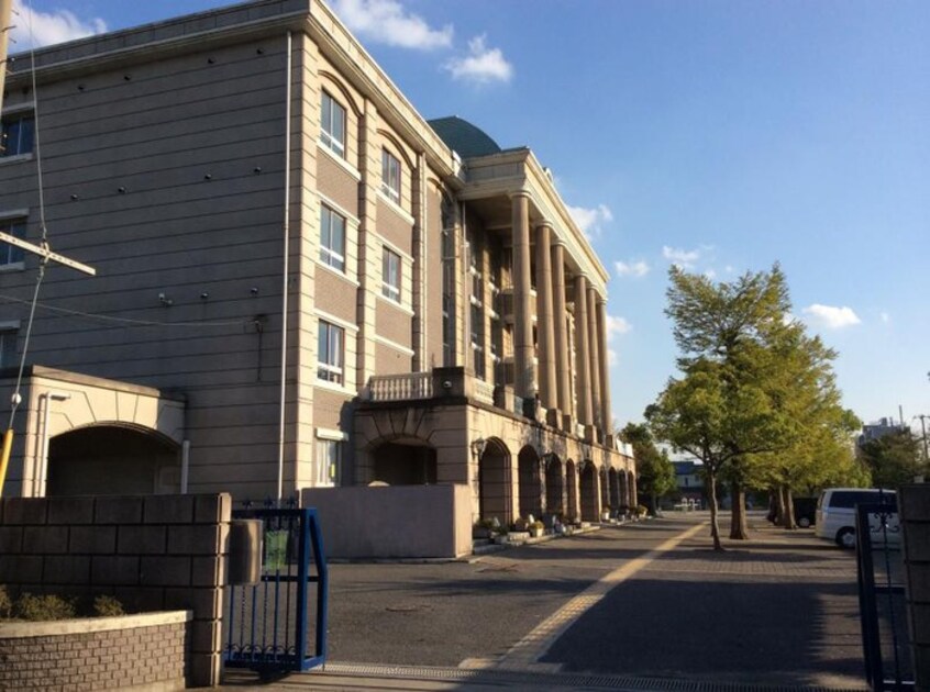 越谷市立北中学校(中学校/中等教育学校)まで150m ランドロ－ドＵ　Ｅ棟