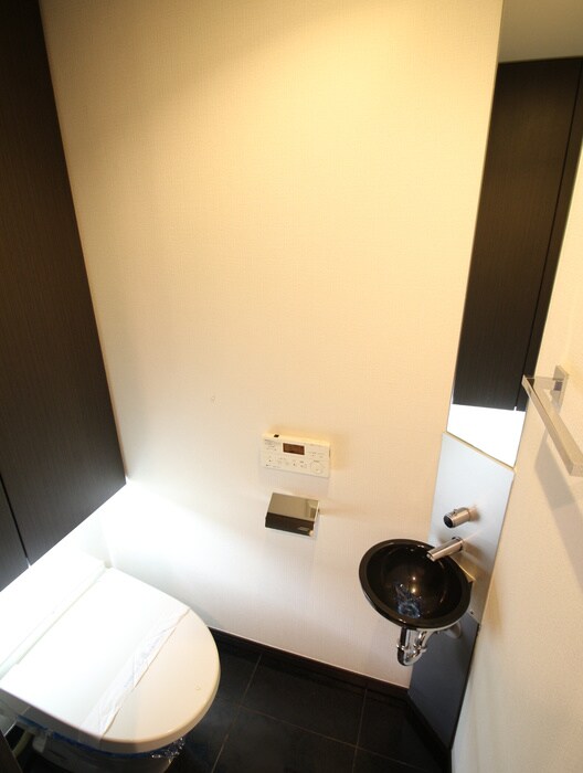 トイレ ドゥーエ日本橋