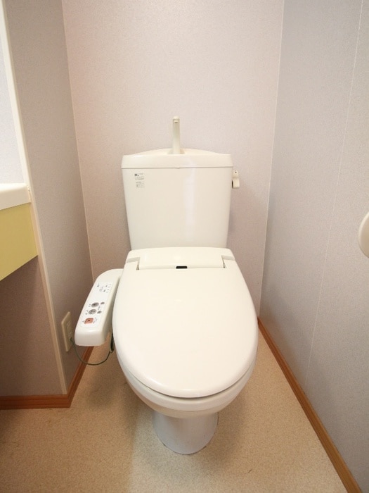 トイレ クレセントＢ