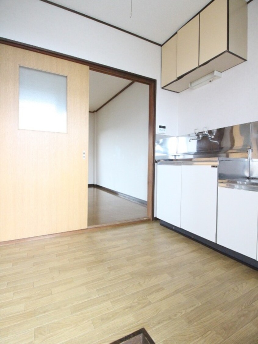 キッチン コ－ポ榎戸　２