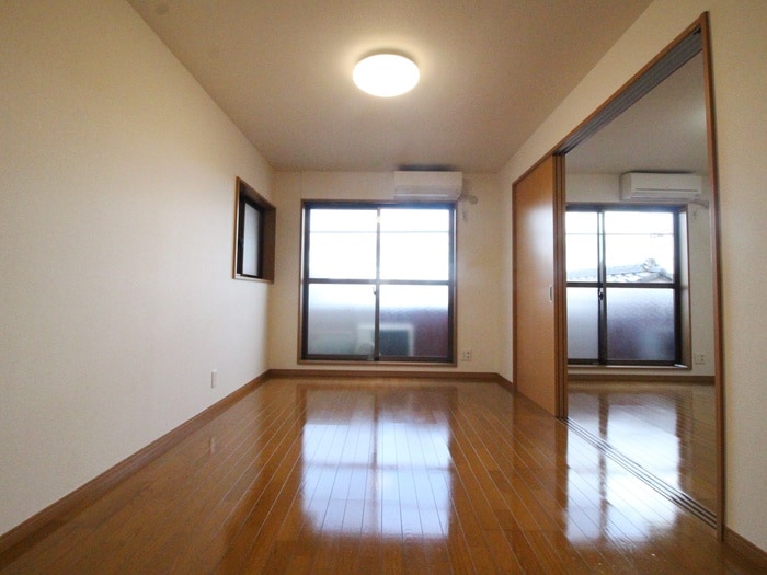 居室 ＳＵＮＮＹ　ＣＯＵＲＴ