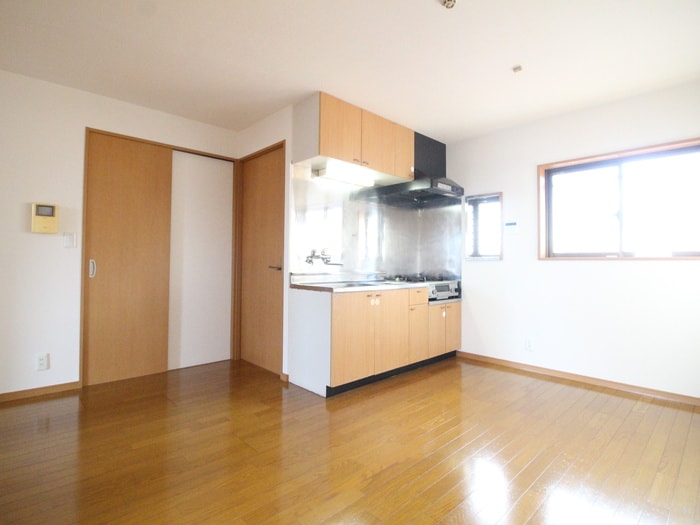 キッチン ＳＵＮＮＹ　ＣＯＵＲＴ