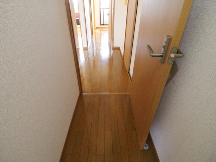 廊下 ＳＵＮＮＹ　ＣＯＵＲＴ