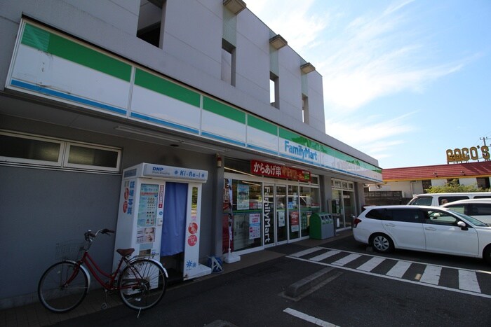 ファミリーマート白山2丁目店(コンビニ)まで400m アメニティ白山