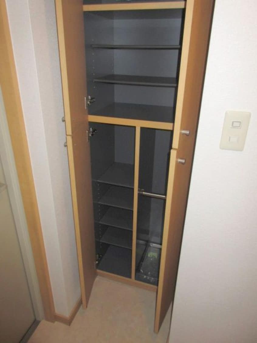 靴箱 リバ－ジュ北千住